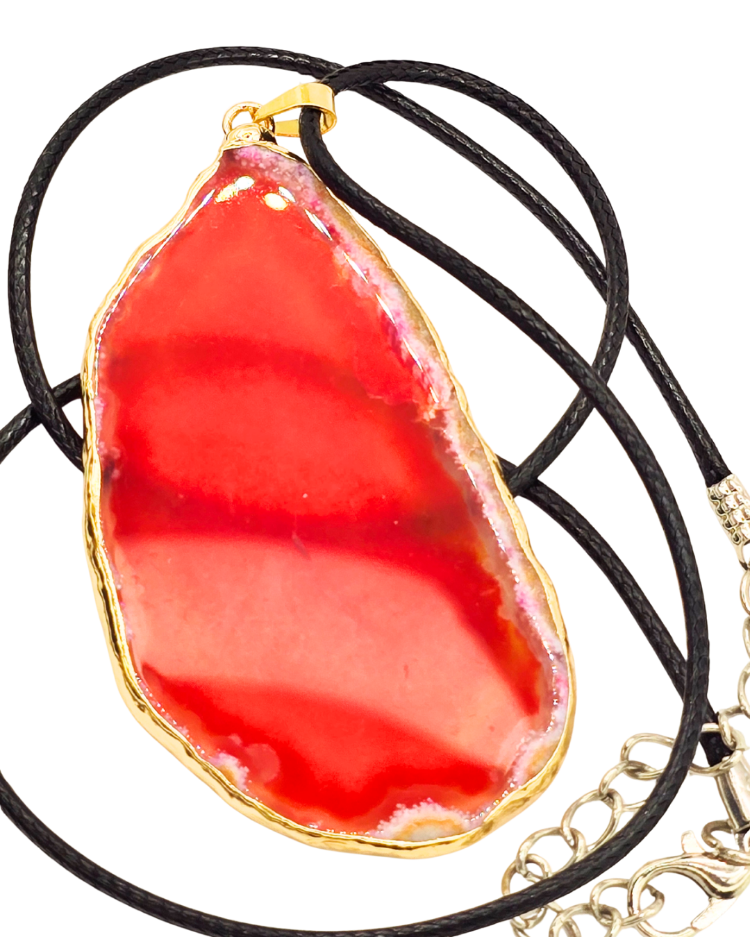 Collar piedra natural roja con borde dorado