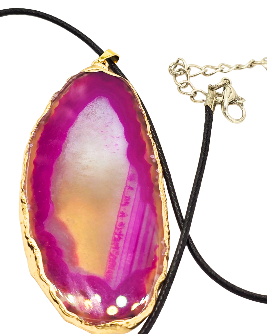 Collar piedra natural fucsia con borde dorado